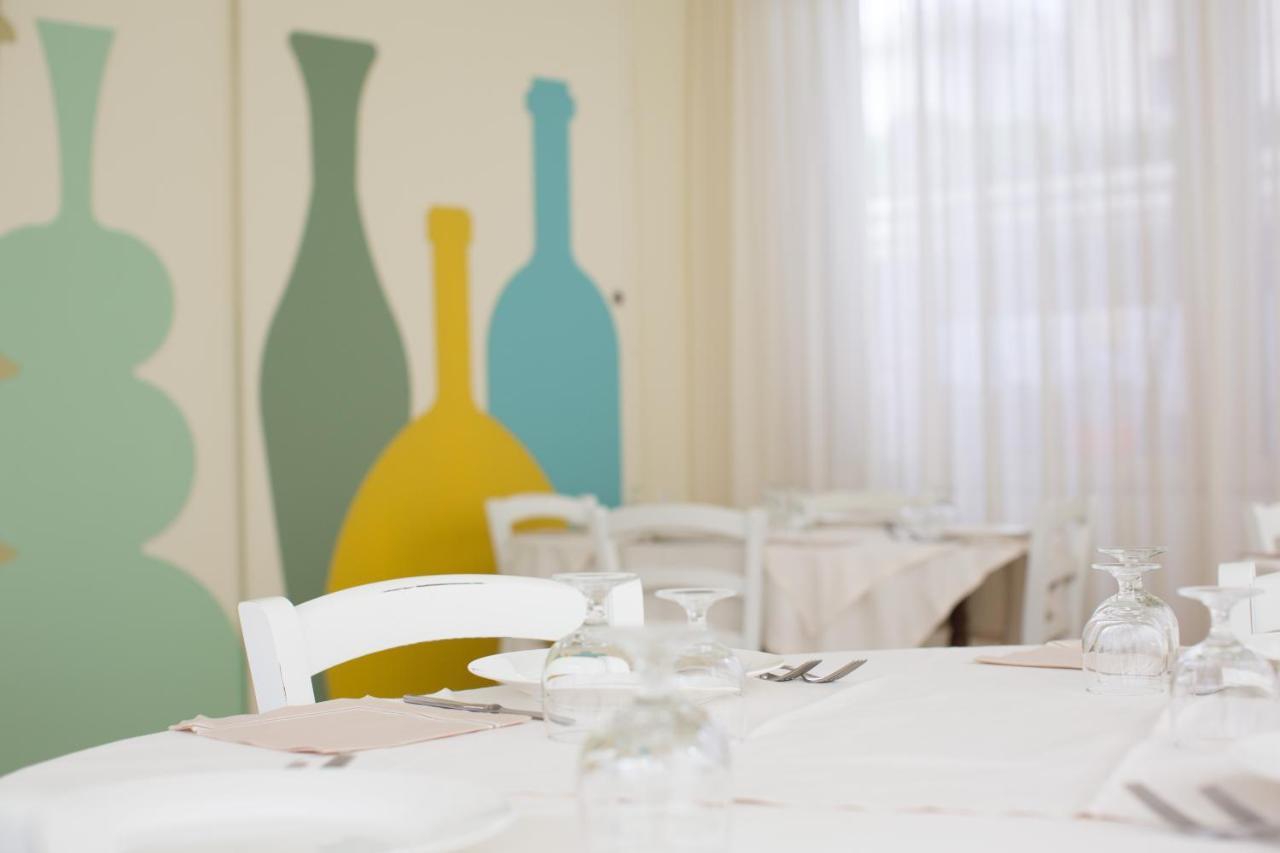 Hotel Trieste Cesenatico Eksteriør billede
