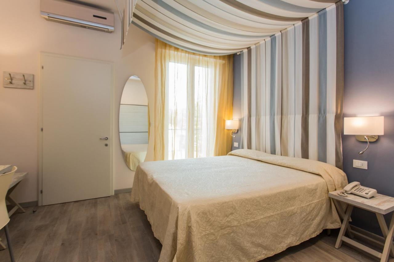 Hotel Trieste Cesenatico Eksteriør billede