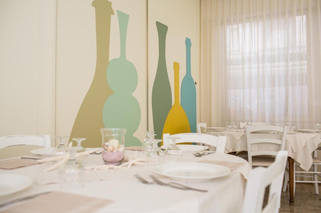 Hotel Trieste Cesenatico Eksteriør billede