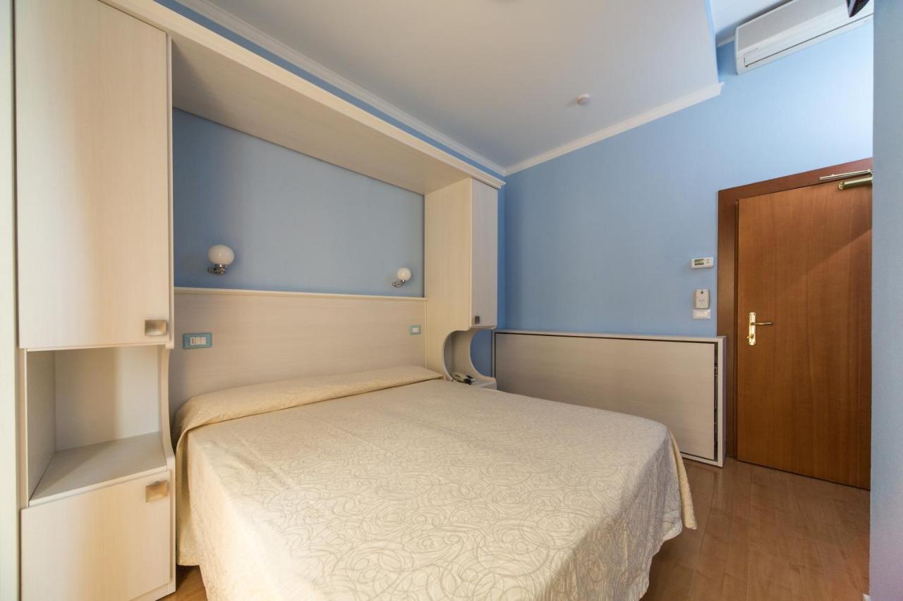 Hotel Trieste Cesenatico Værelse billede